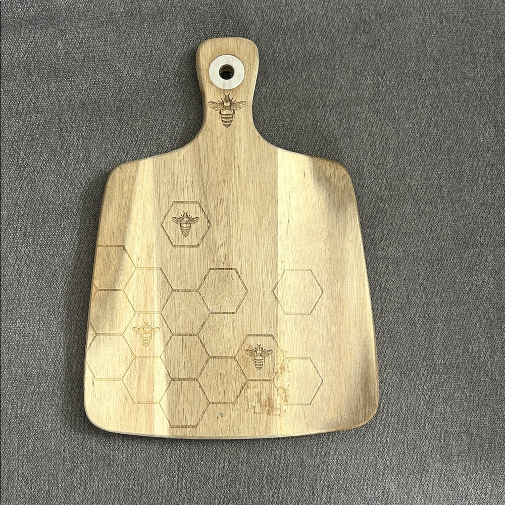 Wooden Bee Hex Cutting/Serving Board - Natural